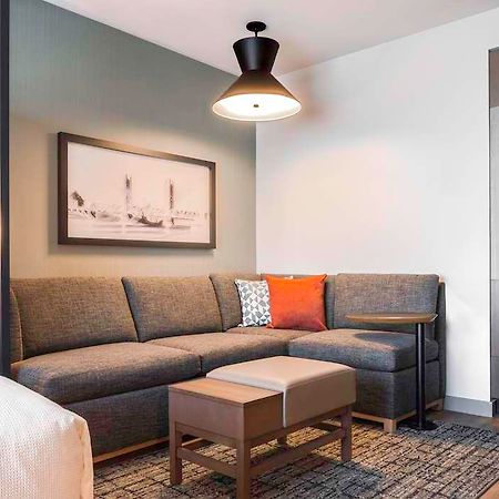 Hyatt Place Sacramento International Airport Rum bild